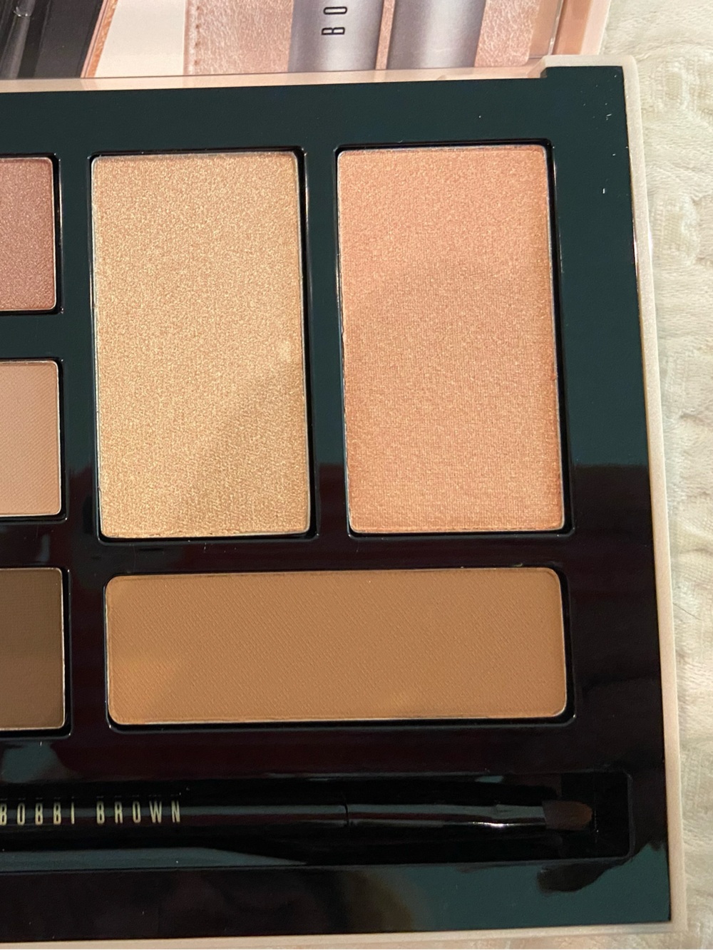Bobbi Brown The Essential Deluxe Eyeshadow & Face Palette, Multi - Picture 7 of 7